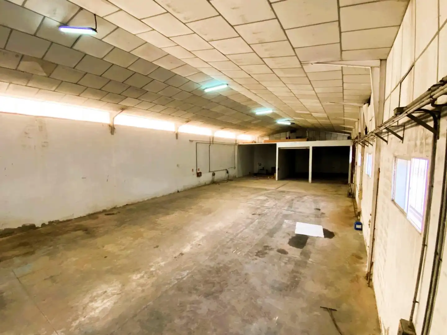 Industrial buildings for rent in Beniparrell
