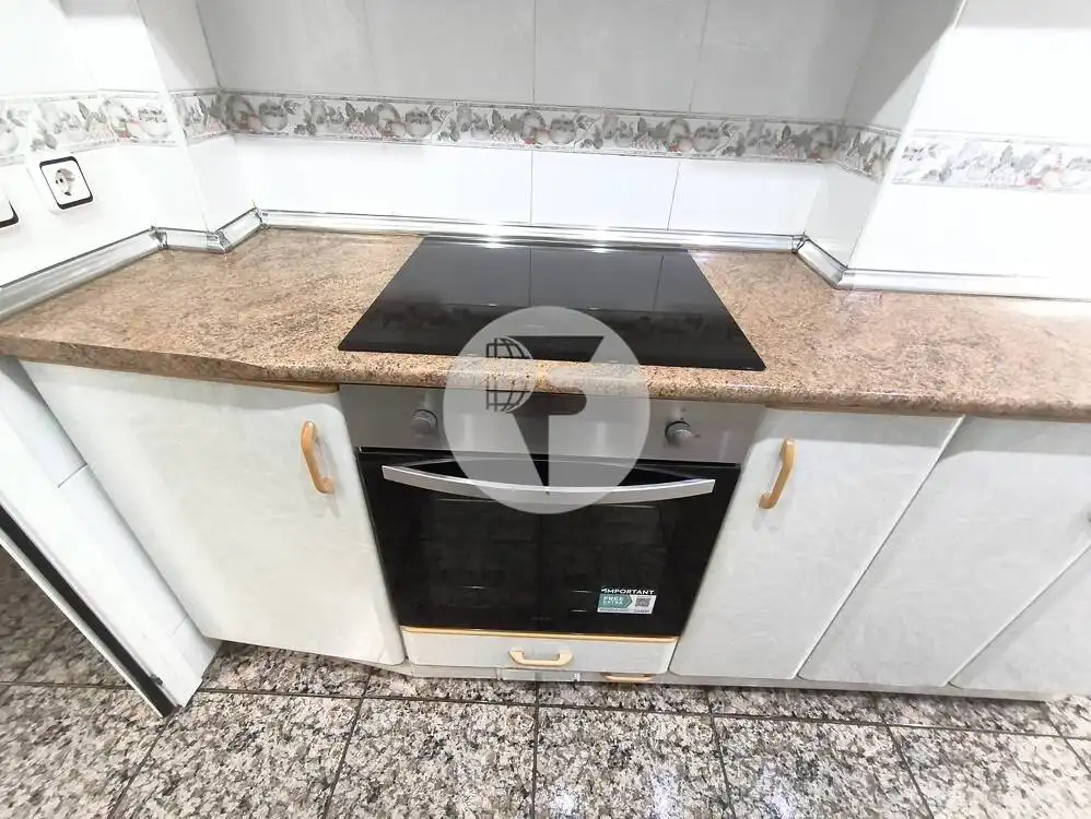 Kitchen of Flat for sale in Mollet del Vallès  with Heating and Balcony