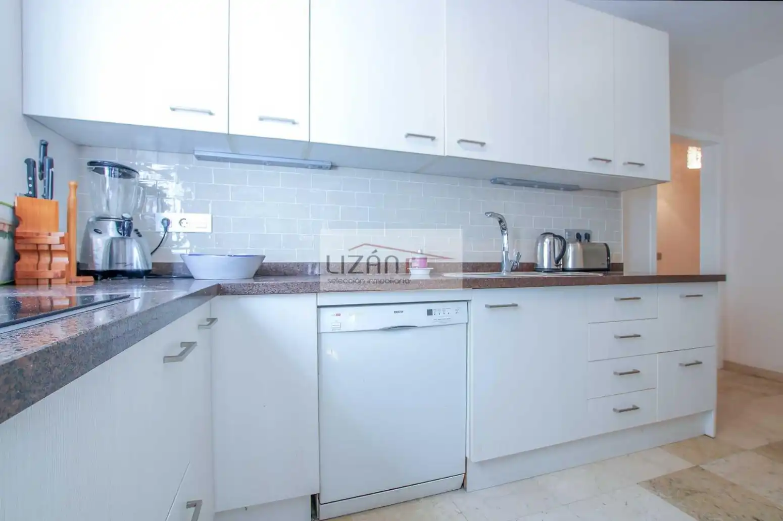 House with garden for sale in Elviria - Cabopino, imagen 8