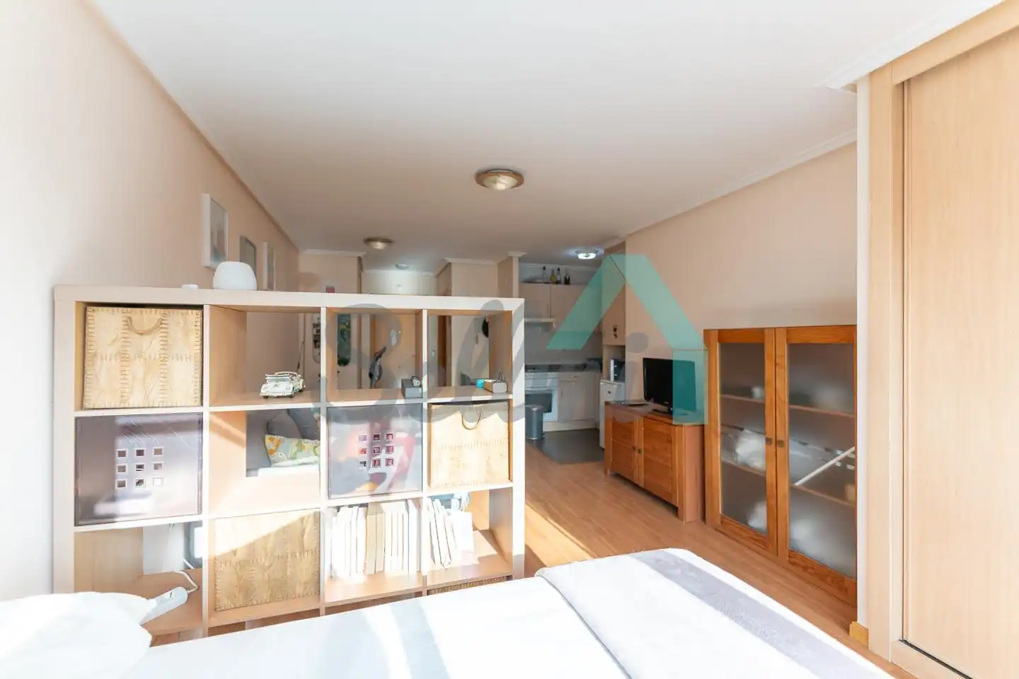 Estudio de alquiler en Avenida de Bruselas, HUCA - La Cadellada