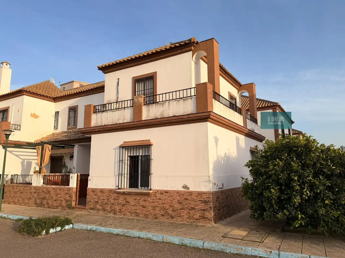 Vista exterior de Casa adosada en venta en Alcalá del Río con Aire acondicionado