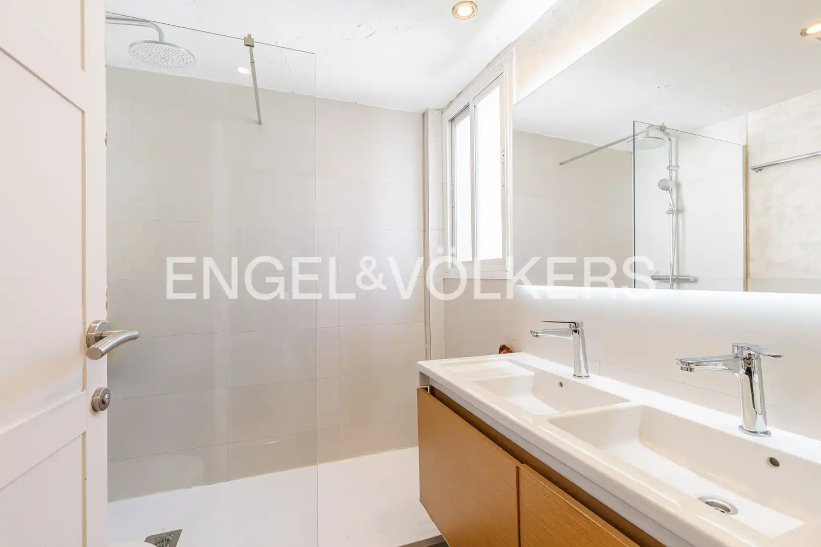 Baño de Piso en venta en Madrid con Aire acondicionado, Calefacción y Parquet