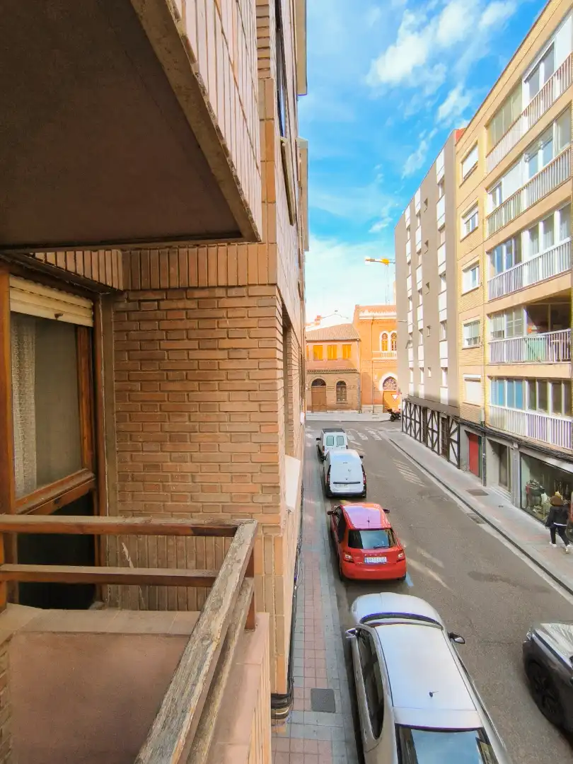 Vista exterior de Piso en venta en Palencia con Calefacción, Parquet y Terraza