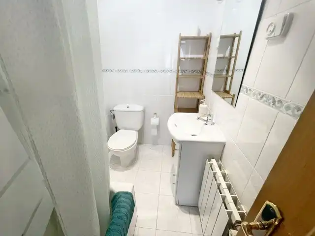 Bathroom of Flat for rent in Santander  with Heating, Parquet flooring and Furnished
