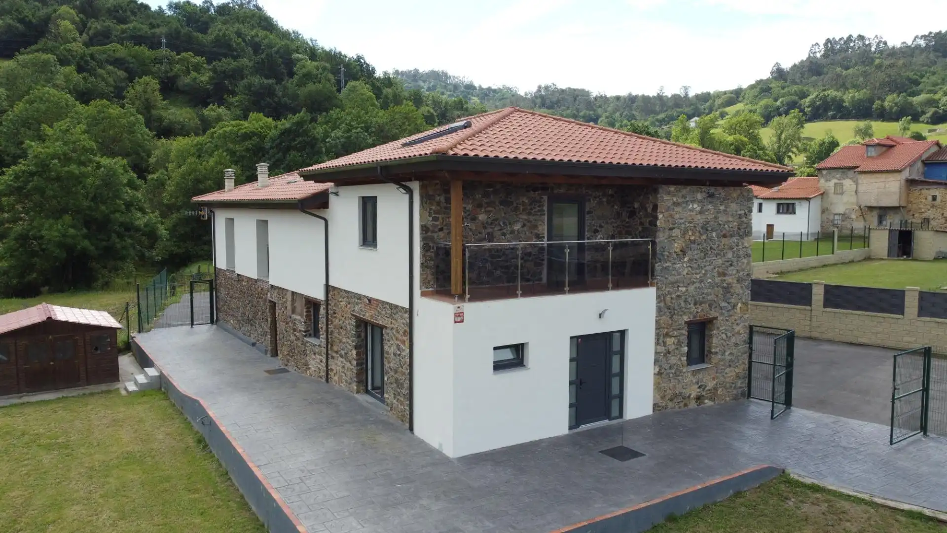 Vista exterior de Casa o chalet en venta en Grado con Calefacción, Terraza y Trastero