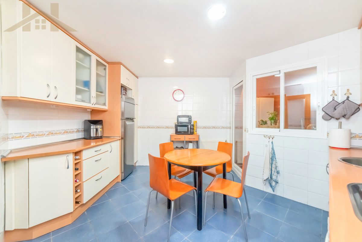 Kitchen of Flat for sale in Villanueva del Pardillo  with Heating, Parquet flooring and Storage room