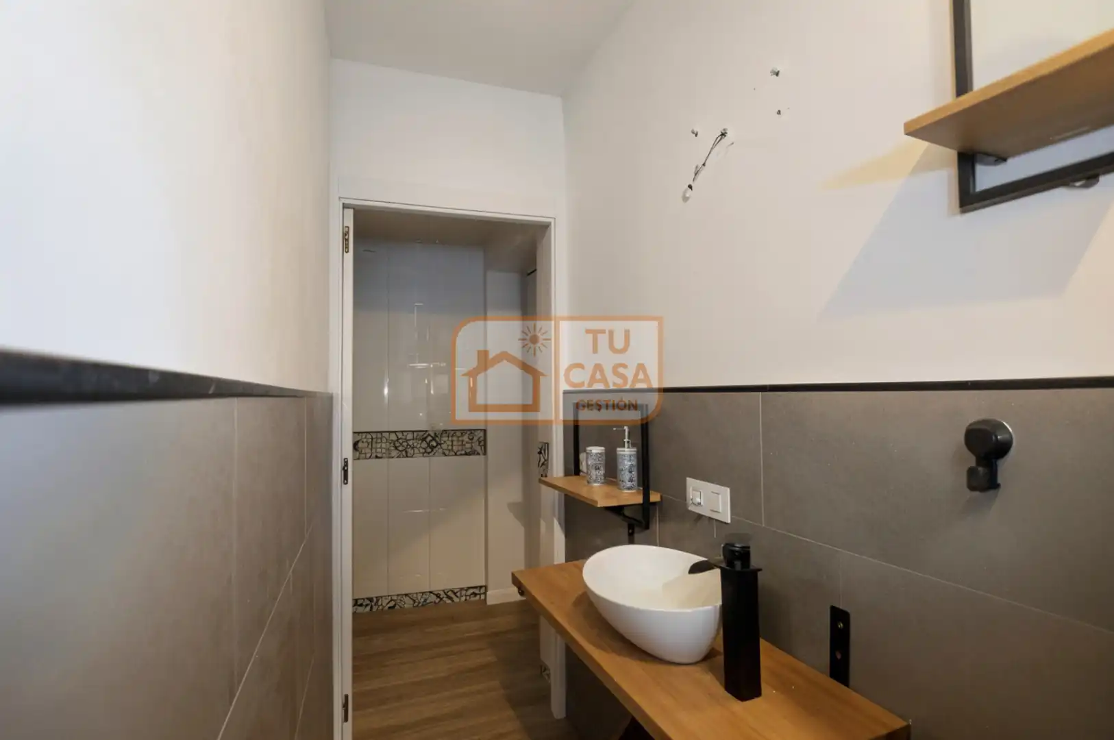 Baño de Casa adosada en venta en Cáceres con Parquet, Horno y Lavadora
