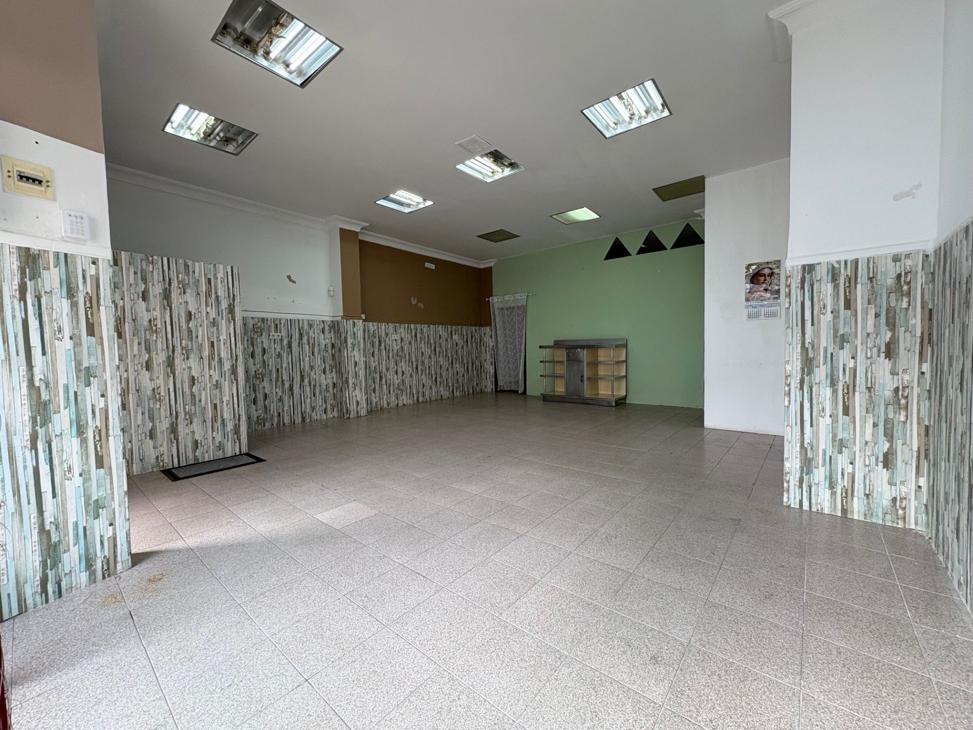 Local de alquiler en Doctor Juan Rivera, Núcleo urbano