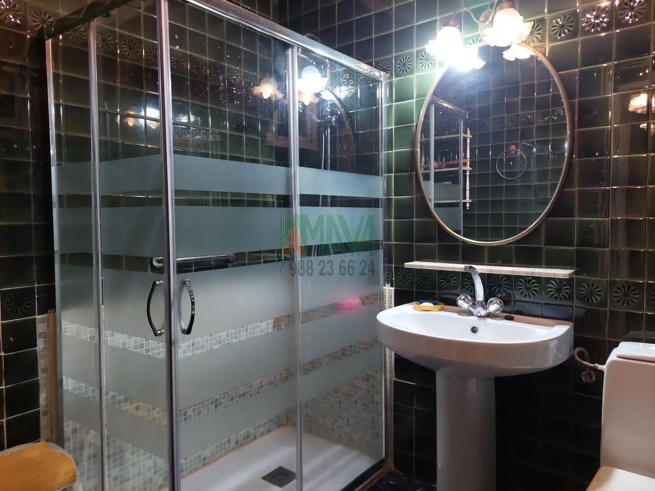 Bathroom of Flat for sale in Ourense Capital   with Heating and Storage room