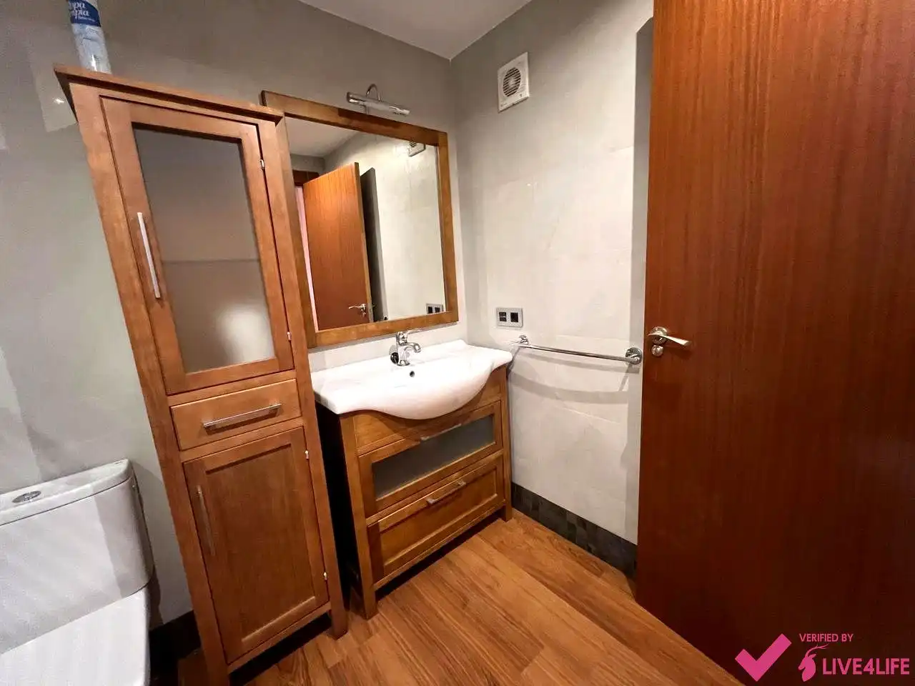 Bathroom of Flat for rent in Valencia  with Air Conditioner, Parquet flooring and Furnished