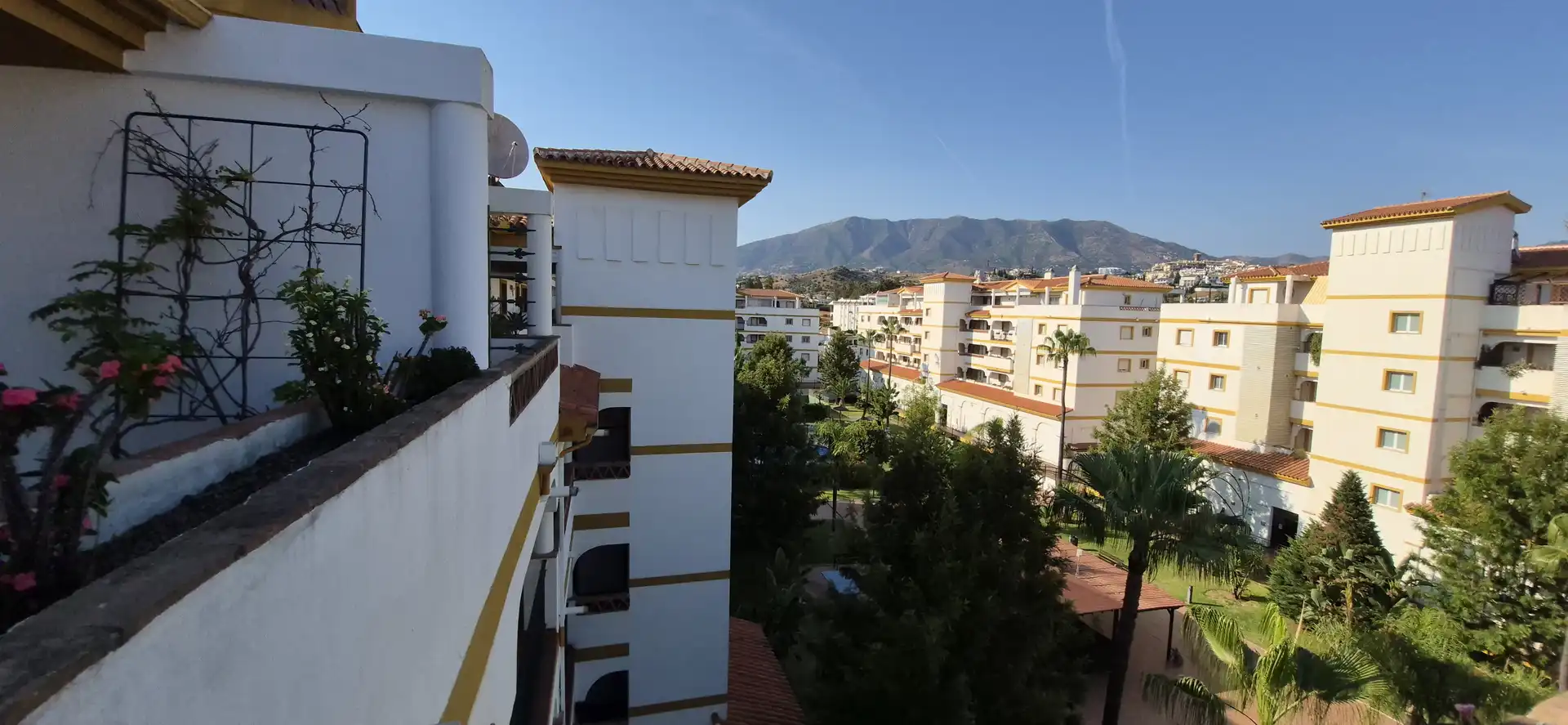 Vista exterior de Apartamento de alquiler en Mijas con Aire acondicionado, Calefacción y Terraza