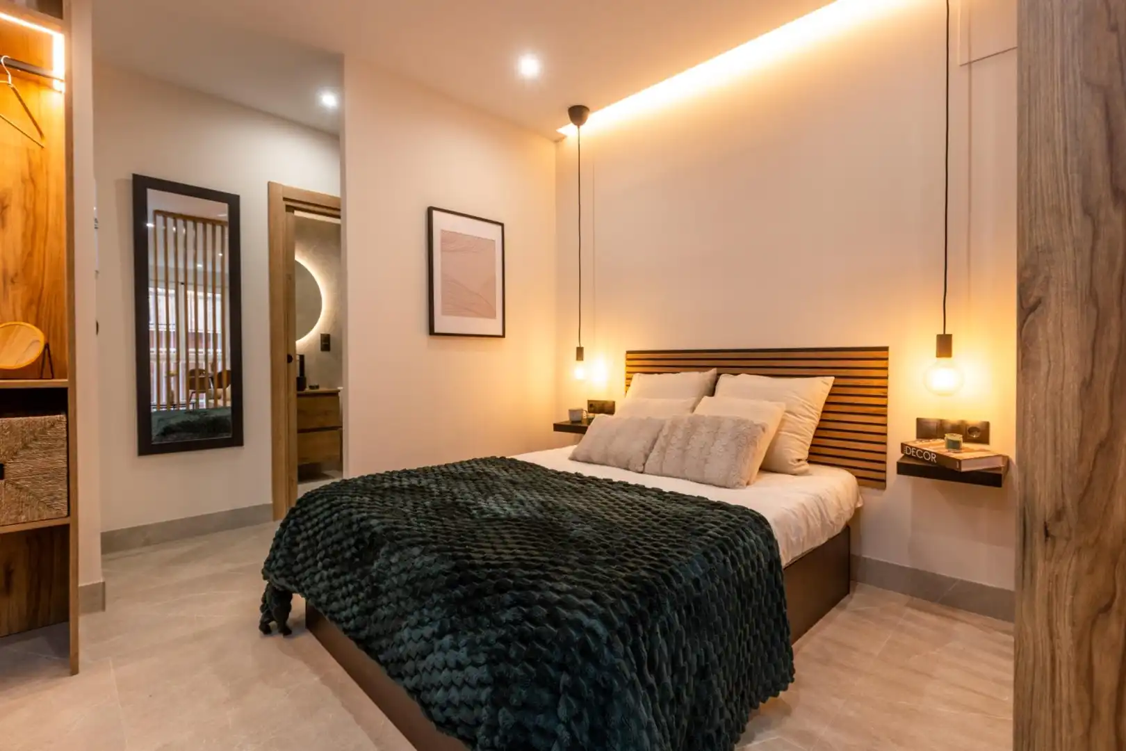 Schlafzimmer von Loft zum Verkauf in Granada mit Klimaanlage und Möbliert