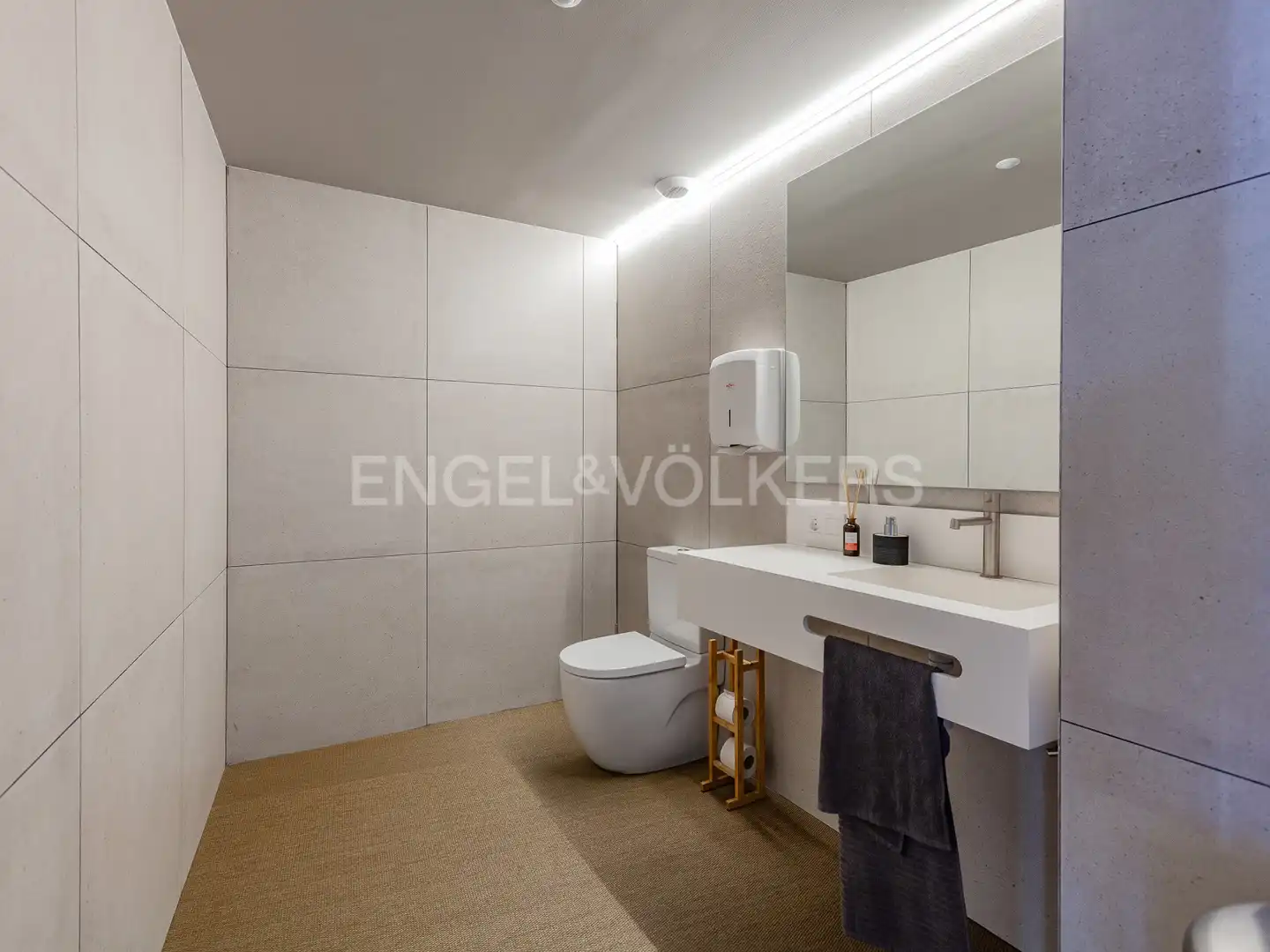 Baño de Piso de alquiler en Esplugues de Llobregat con Aire acondicionado, Calefacción y Jardín privado