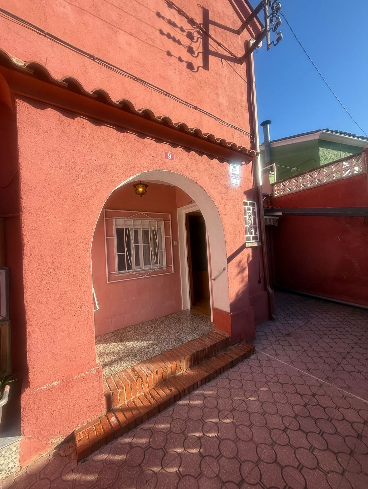 Vista exterior de Casa o chalet en venta en Sabadell con Calefacción