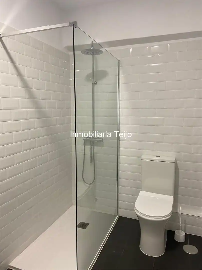 Bathroom of Flat for rent in Ferrol  with Heating, Furnished and Oven