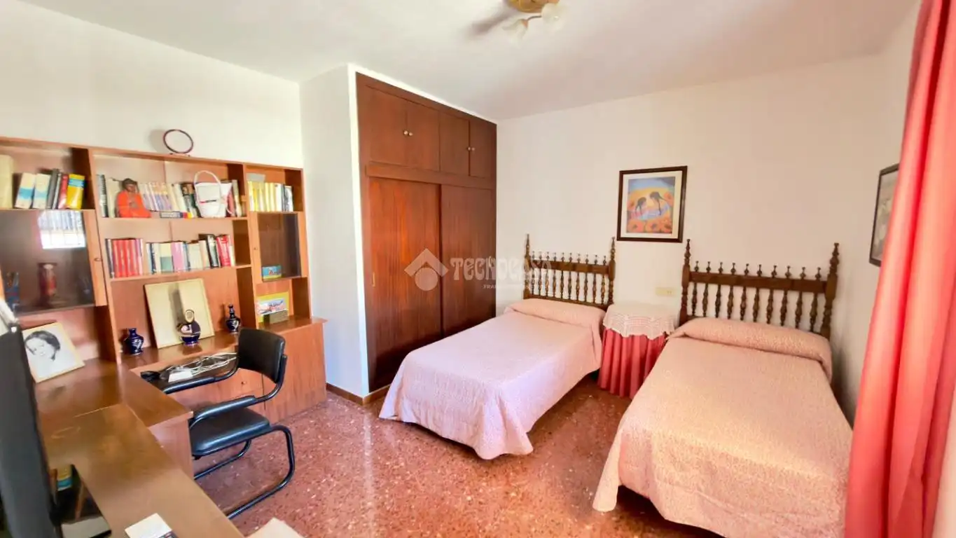 Casa con terraza en venta en San Enrique - Guadiaro -  Pueblo Nuevo, imagen 6