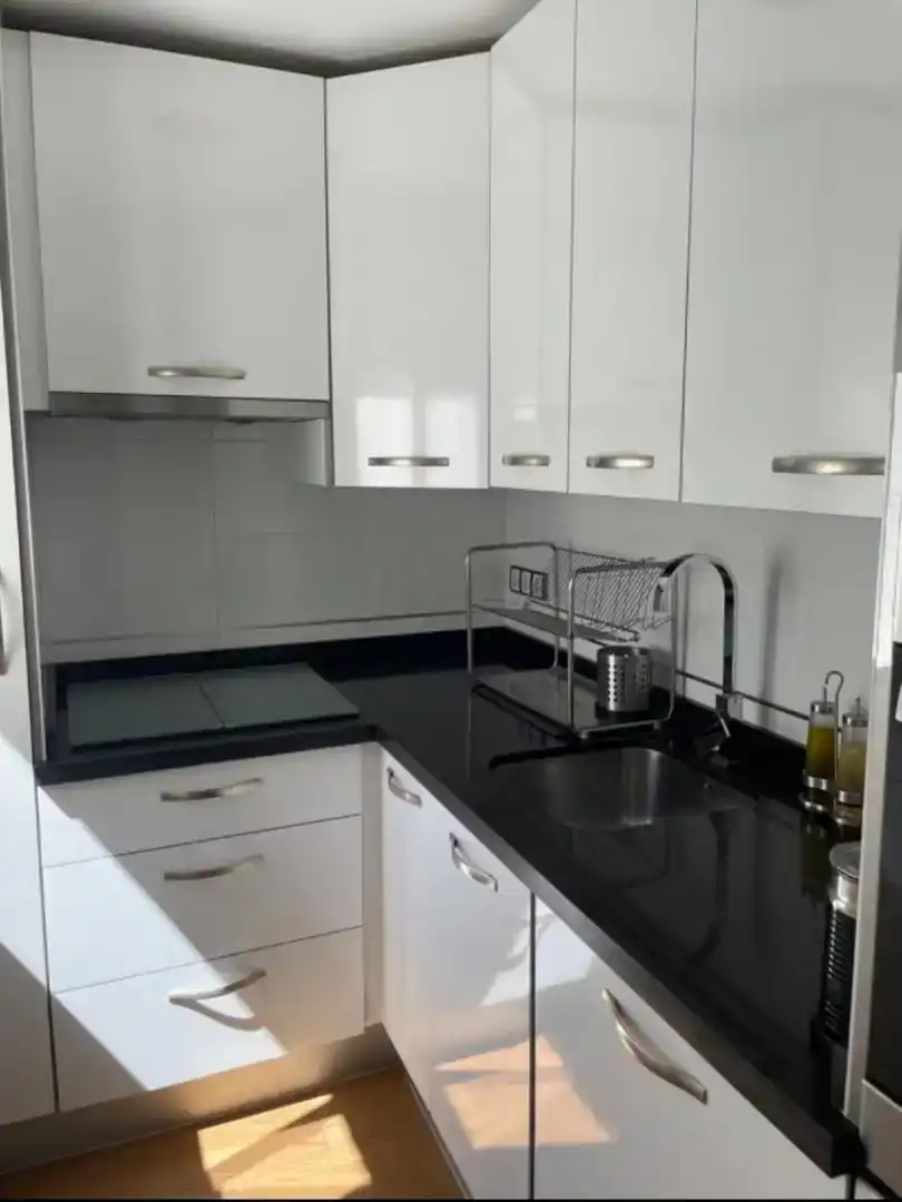 Kitchen of Flat for rent in  Sevilla Capital  with Air Conditioner and Terrace