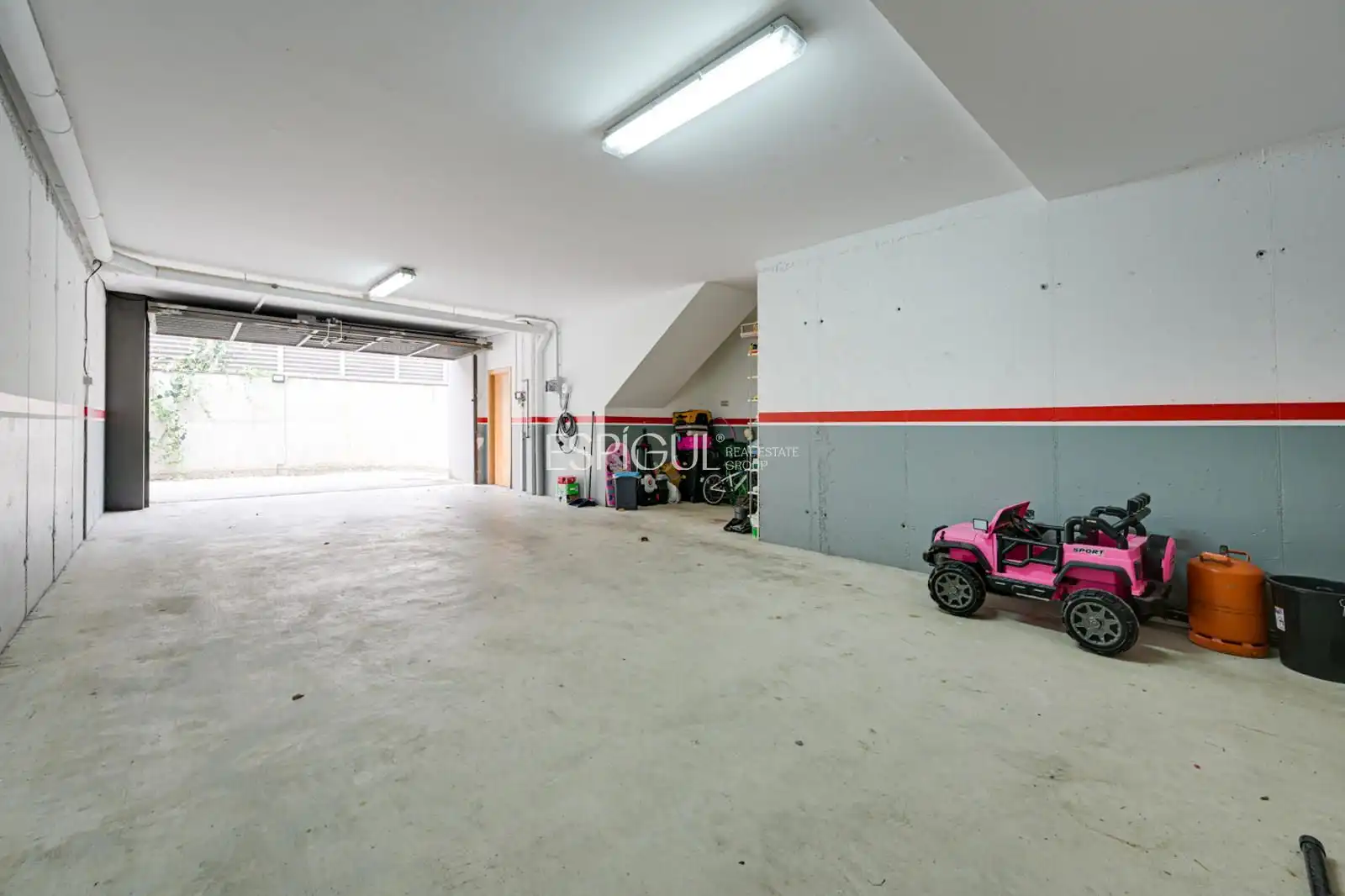 Parking of Houses for sale in Mataró  with Air Conditioner, Private garden and Terrace
