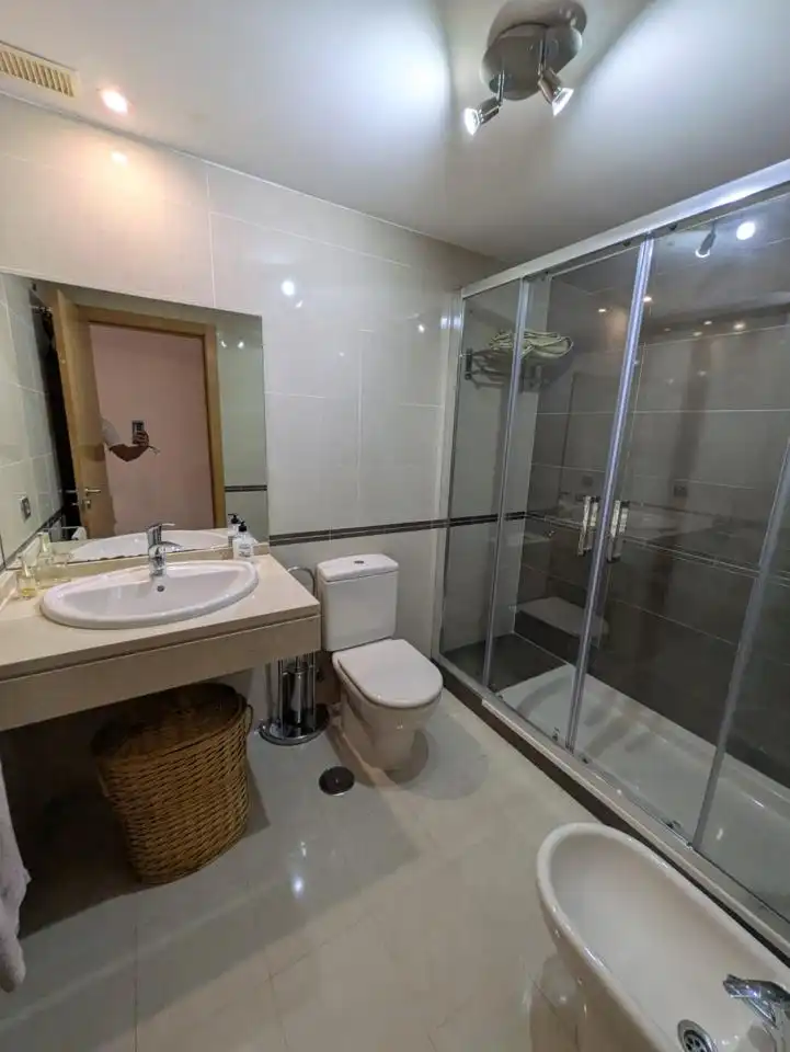 Baño de Piso de alquiler en Vélez-Málaga con Terraza y Amueblado