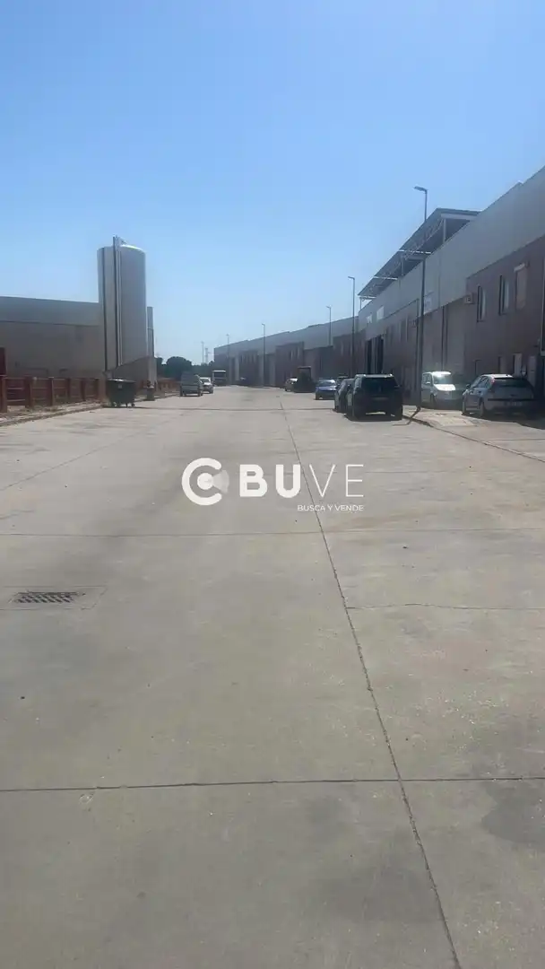 Aparcament de Nau industrial en venda en Tudela de Duero
