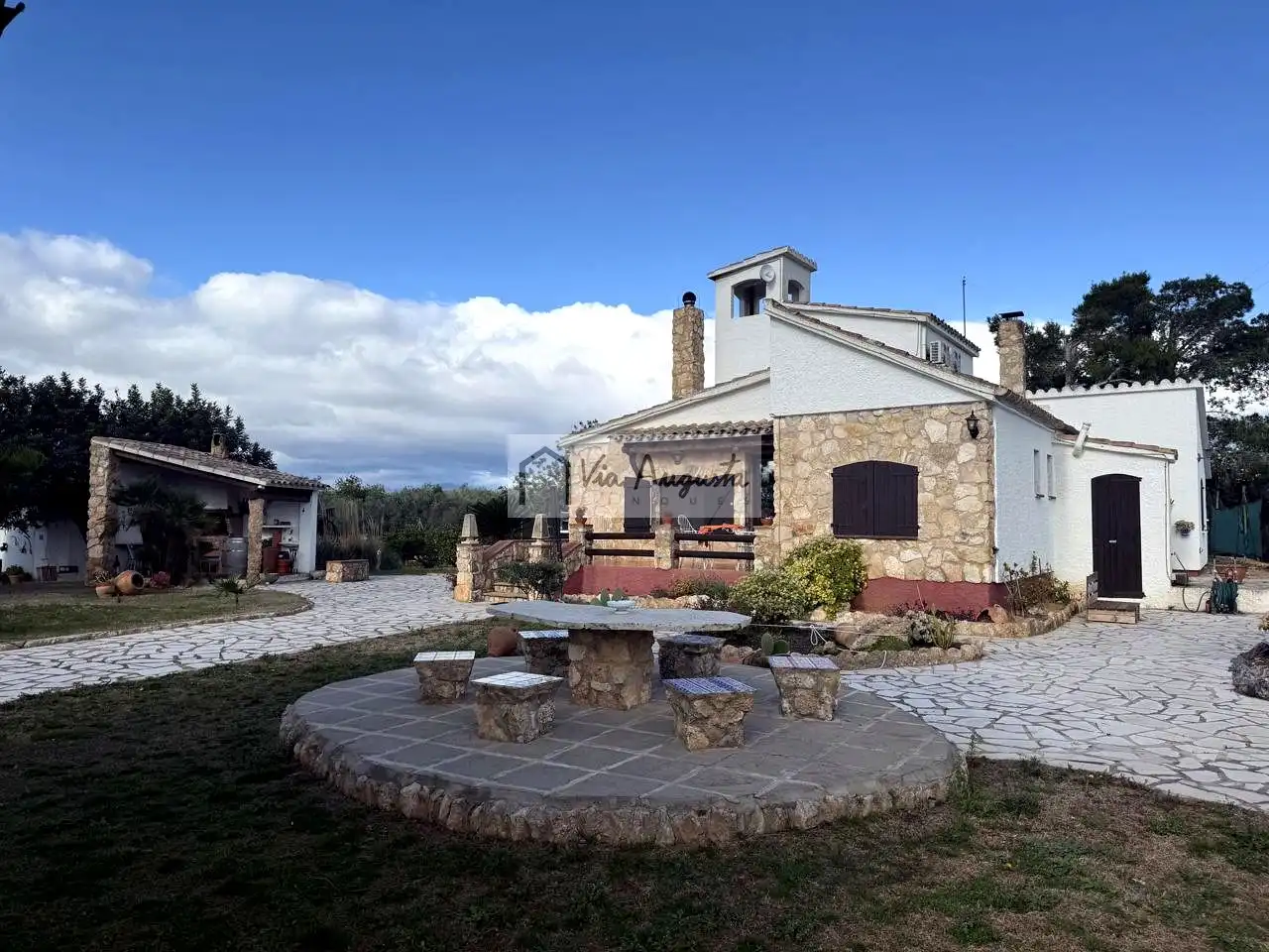 Maison rustique avec piscine à vendre à Ampolla