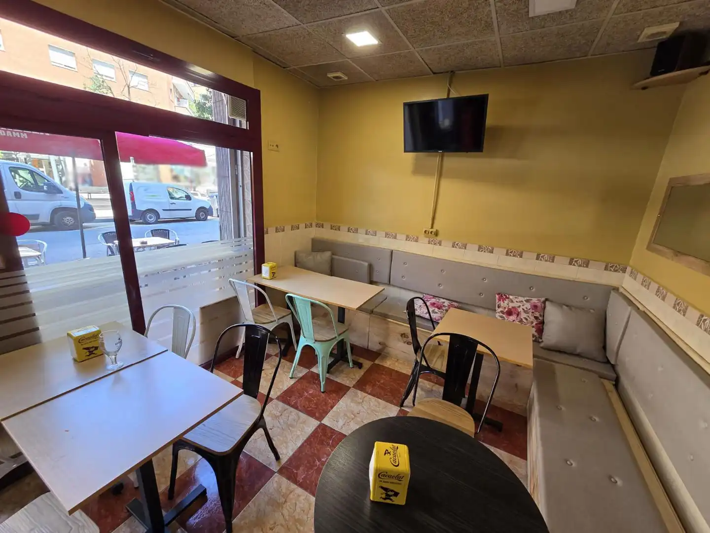 Local en traspaso en Barcelona con Aire acondicionado, Amueblado y Internet