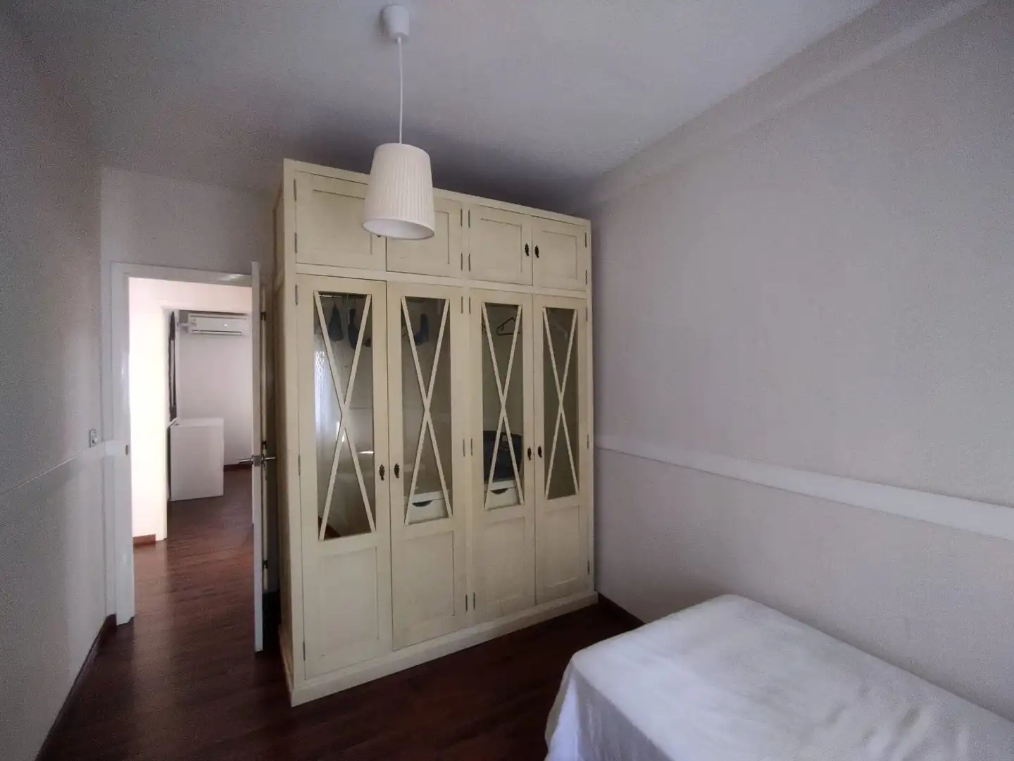 Habitación de Piso de alquiler en Sevilla con Aire acondicionado, Calefacción y Amueblado