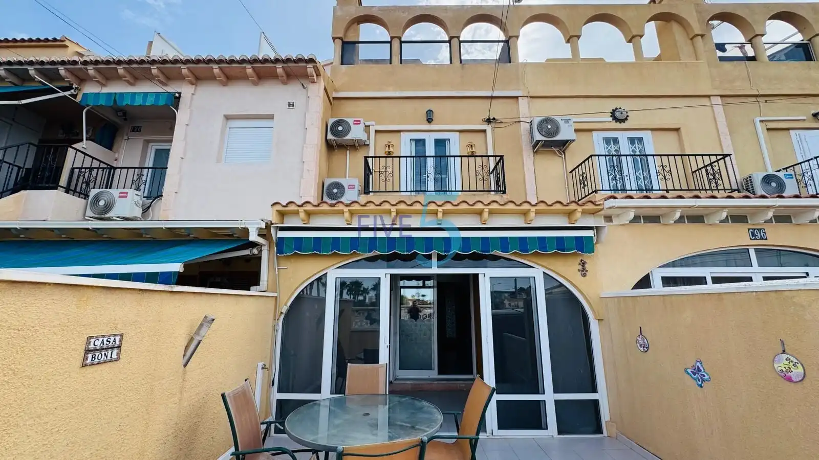 Adosado con terraza en venta en Zona Carrefour - Urbanizaciones