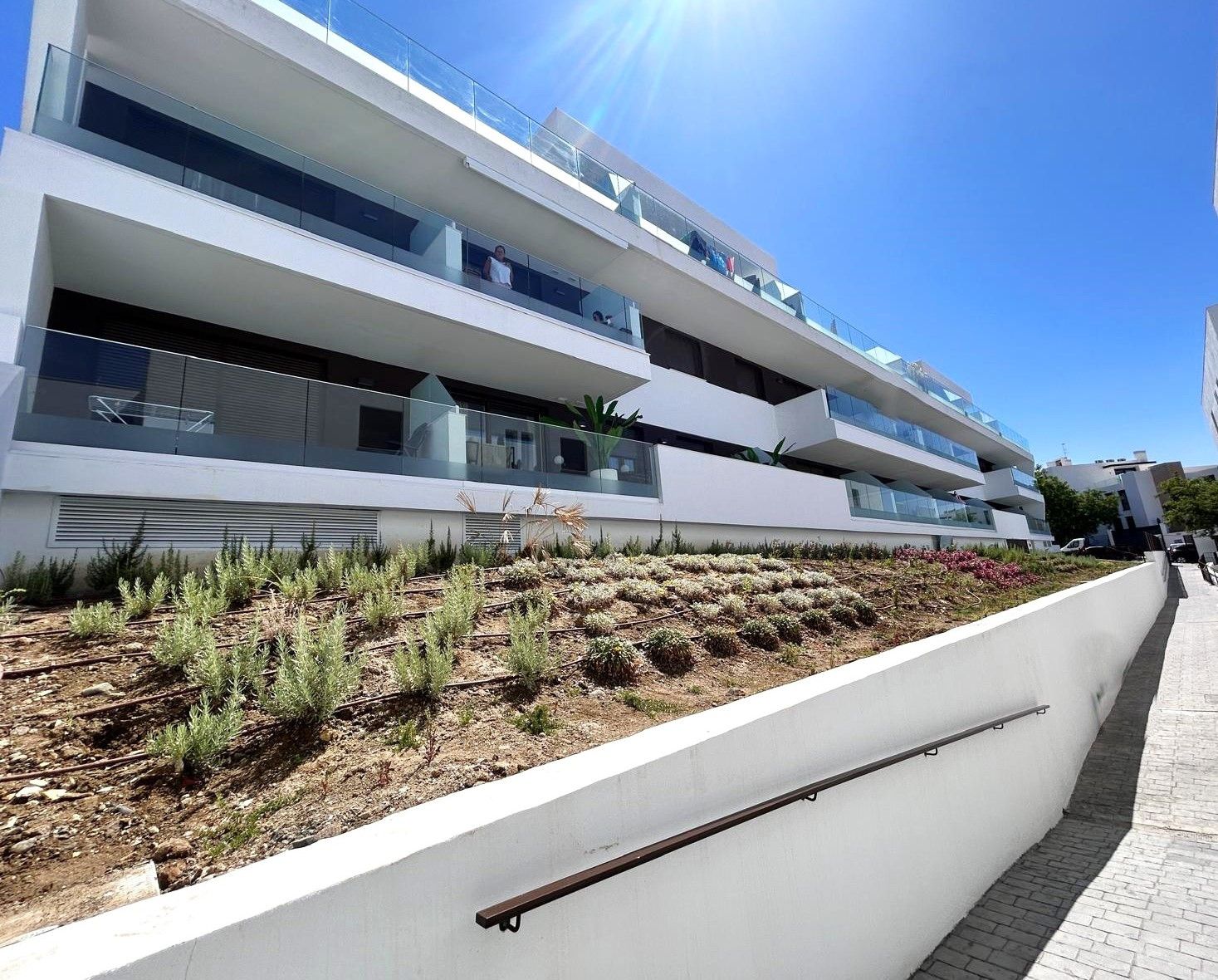 Vista exterior de Apartamento de alquiler en Estepona con Aire acondicionado, Terraza y Piscina