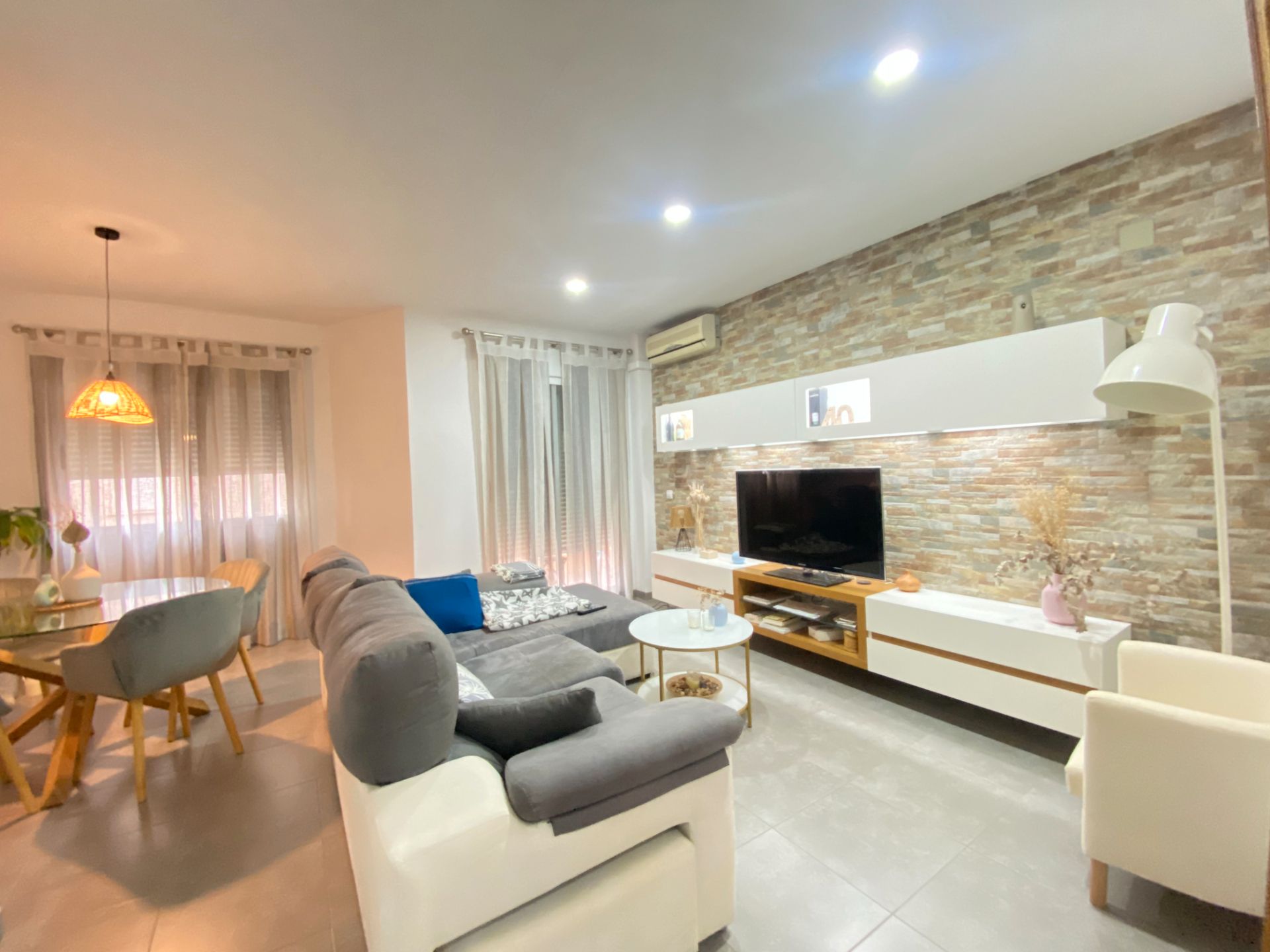 Living room of House or chalet for sale in Carlet  with Air Conditioner, Heating and Terrace