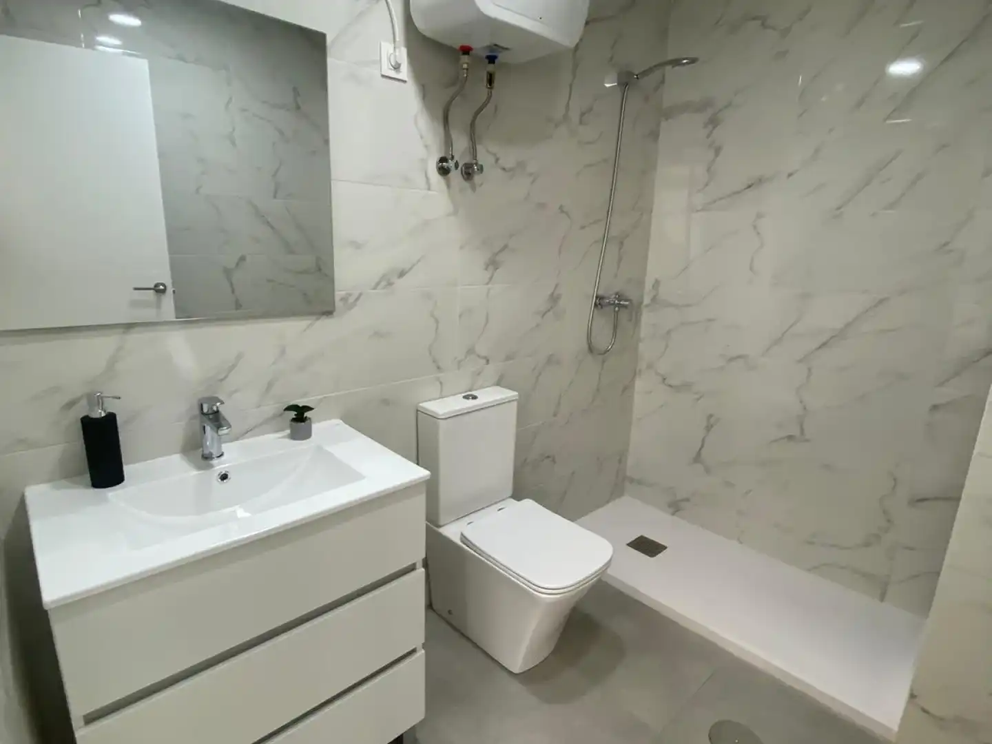 Wohnung zur Miete in Sector V