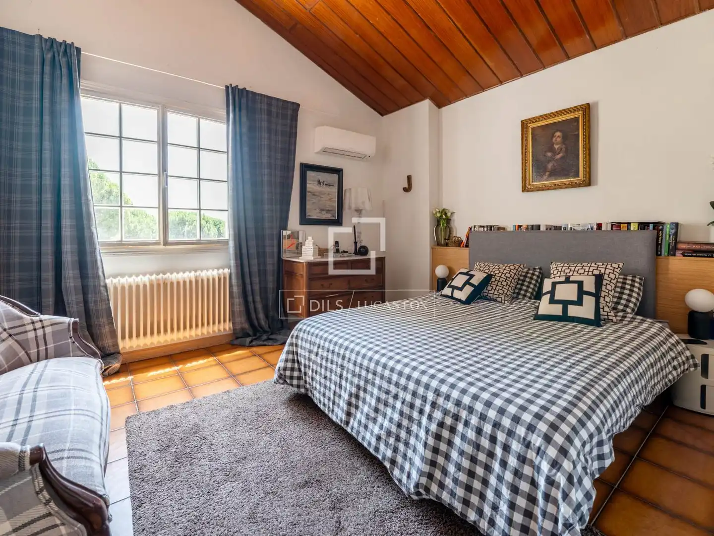 Dormitori de Casa o xalet en venda en San Martín de Valdeiglesias amb Aire condicionat, Jardí privat i Terrassa