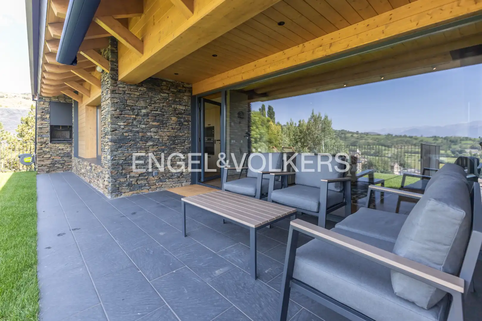 Terrassa de Casa o xalet en venda en Ger amb Calefacció, Jardí privat i Parquet