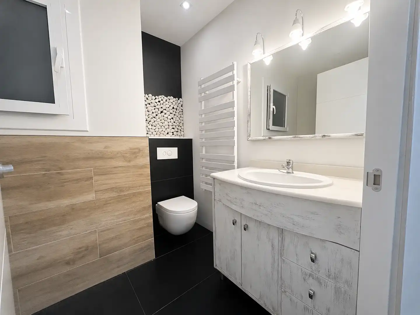 Bathroom of Flat for sale in Torelló  with Heating