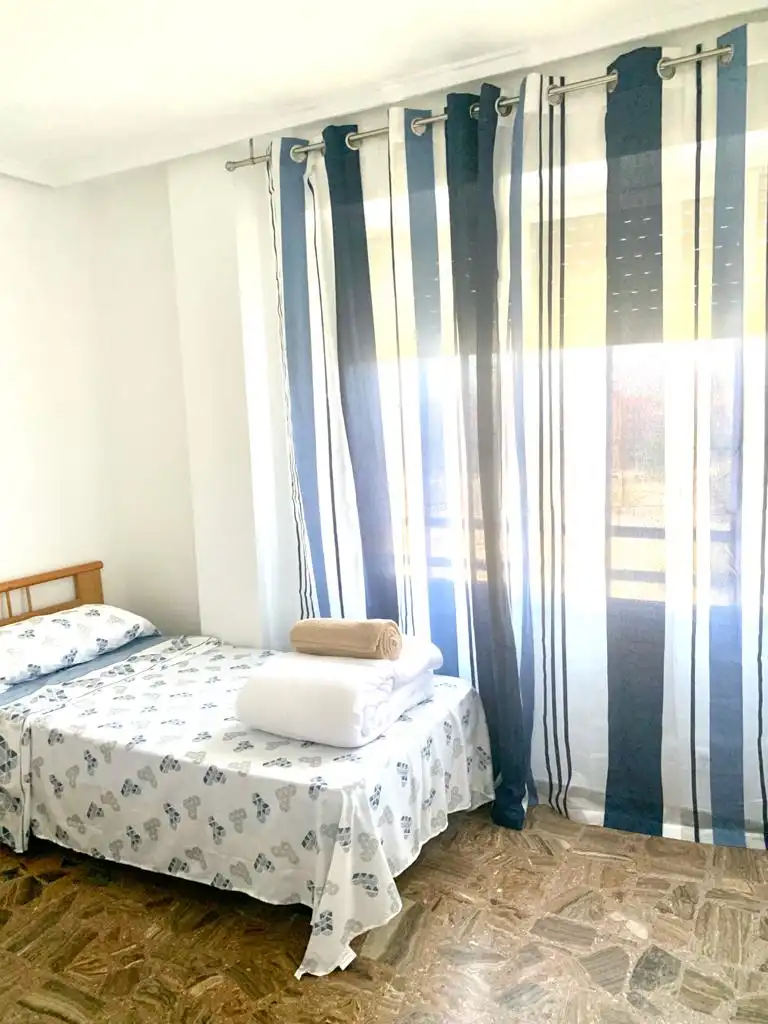 Dormitori de Apartament en venda en Alicante / Alacant amb Aire condicionat, Terrassa i Moblat