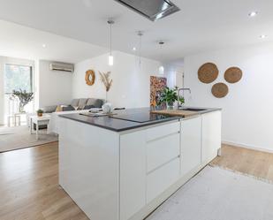 Kitchen of Flat for sale in  Valencia Capital  with Air Conditioner, Heating and Balcony