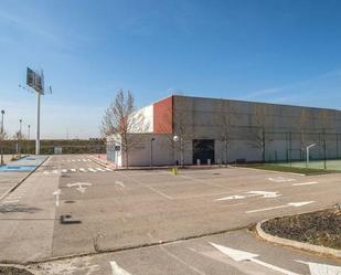 Vista exterior de Nau industrial en venda en Leganés