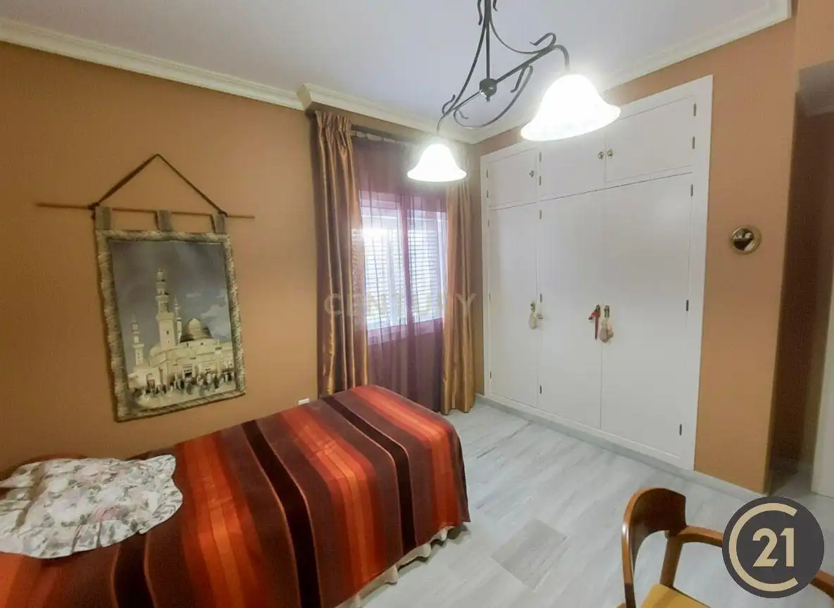 Dormitori de Casa o xalet en venda en Espartinas amb Aire condicionat, Jardí privat i Traster