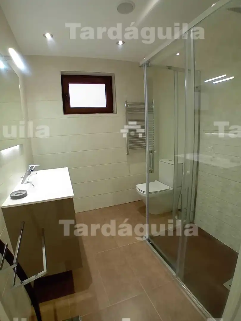Baño de Piso de alquiler en Salamanca con Calefacción y Amueblado