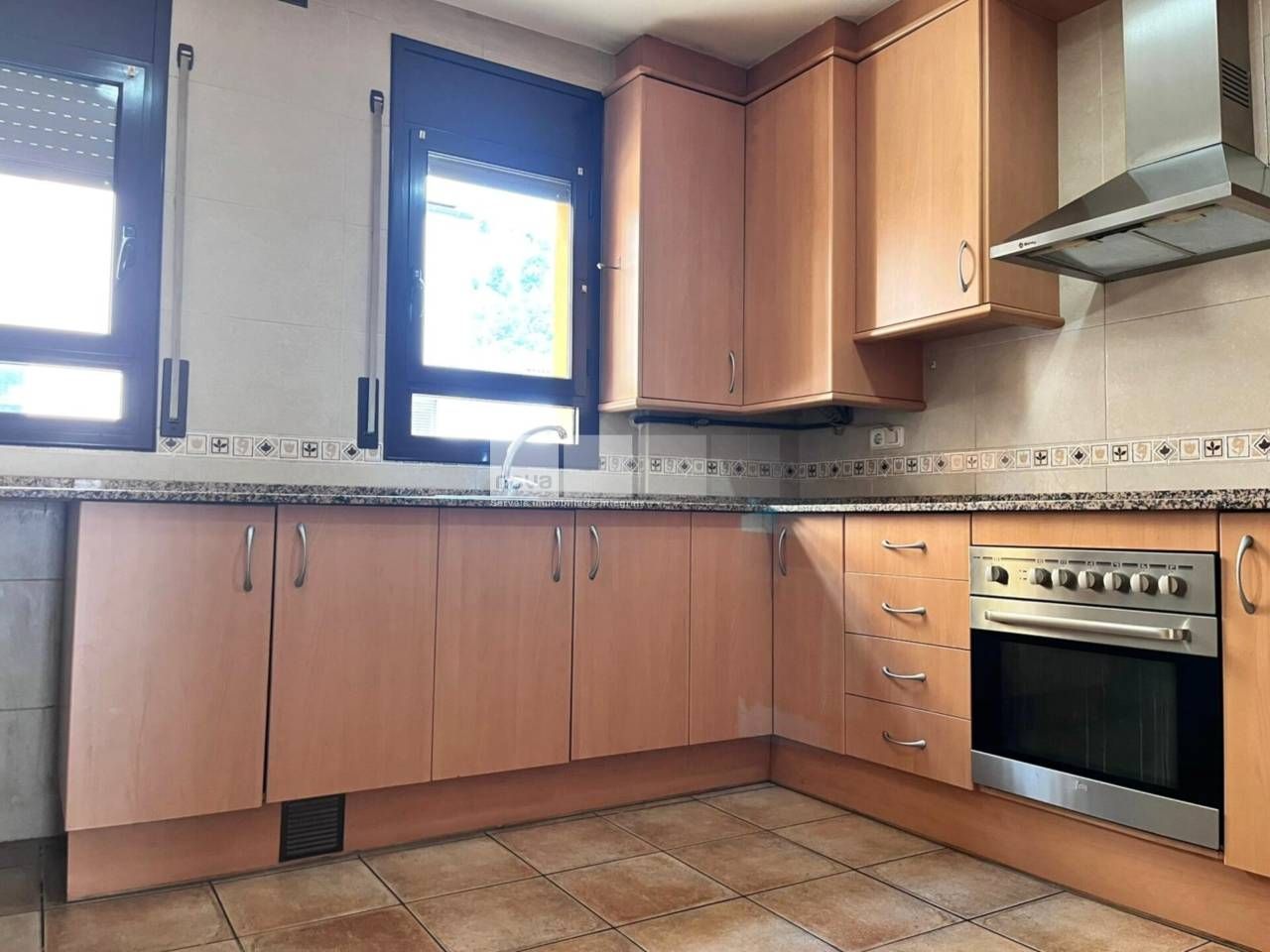 Maisonette zum Verkauf in Tona