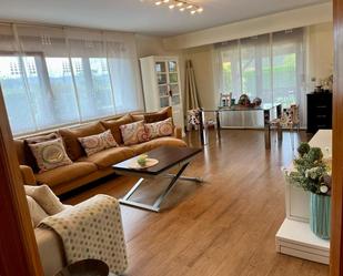 Sala d'estar de Casa o xalet en venda en Gamiz-Fika amb Terrassa i Piscina