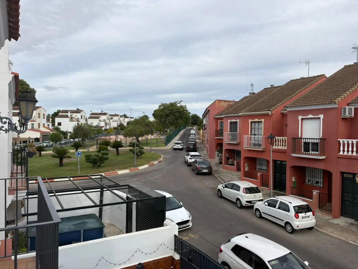 Exterior view of Houses for sale in Gines  with Air Conditioner, Private garden and Terrace