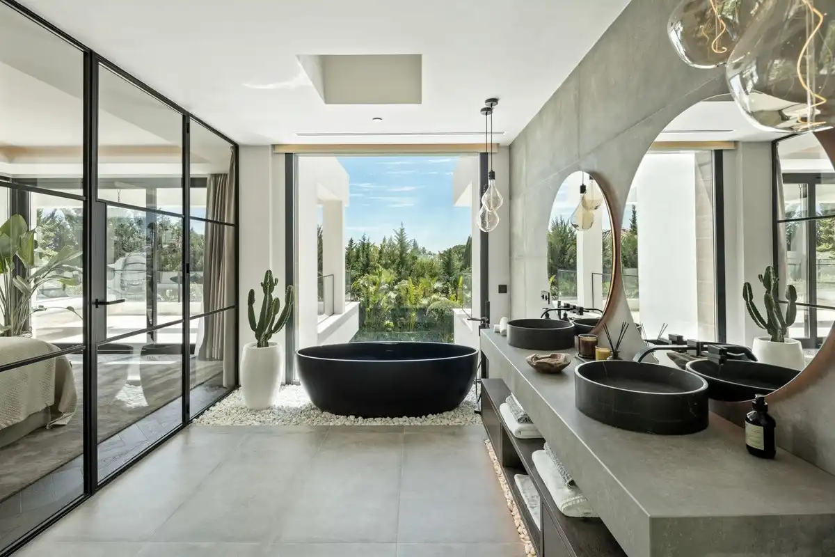 Bany de Casa o xalet de lloguer en Marbella amb Aire condicionat, Jardí privat i Terrassa