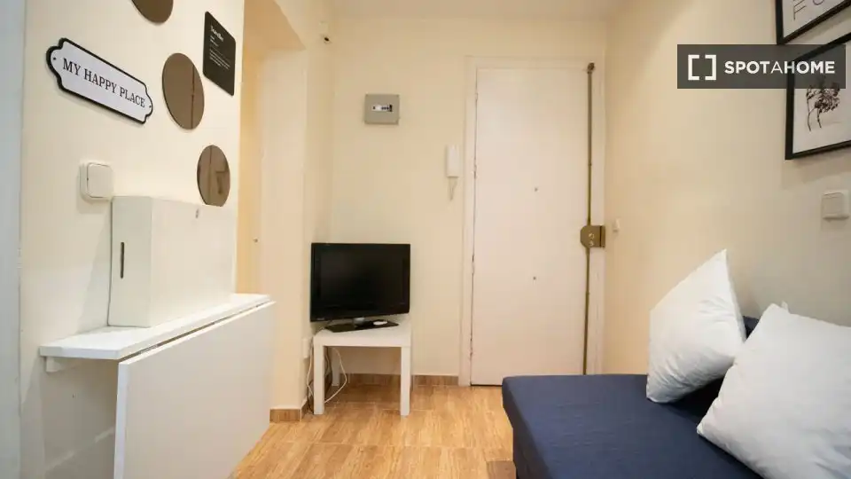 Dormitori de Apartament per a compartir en Madrid amb Aire condicionat, Calefacció i Terrassa