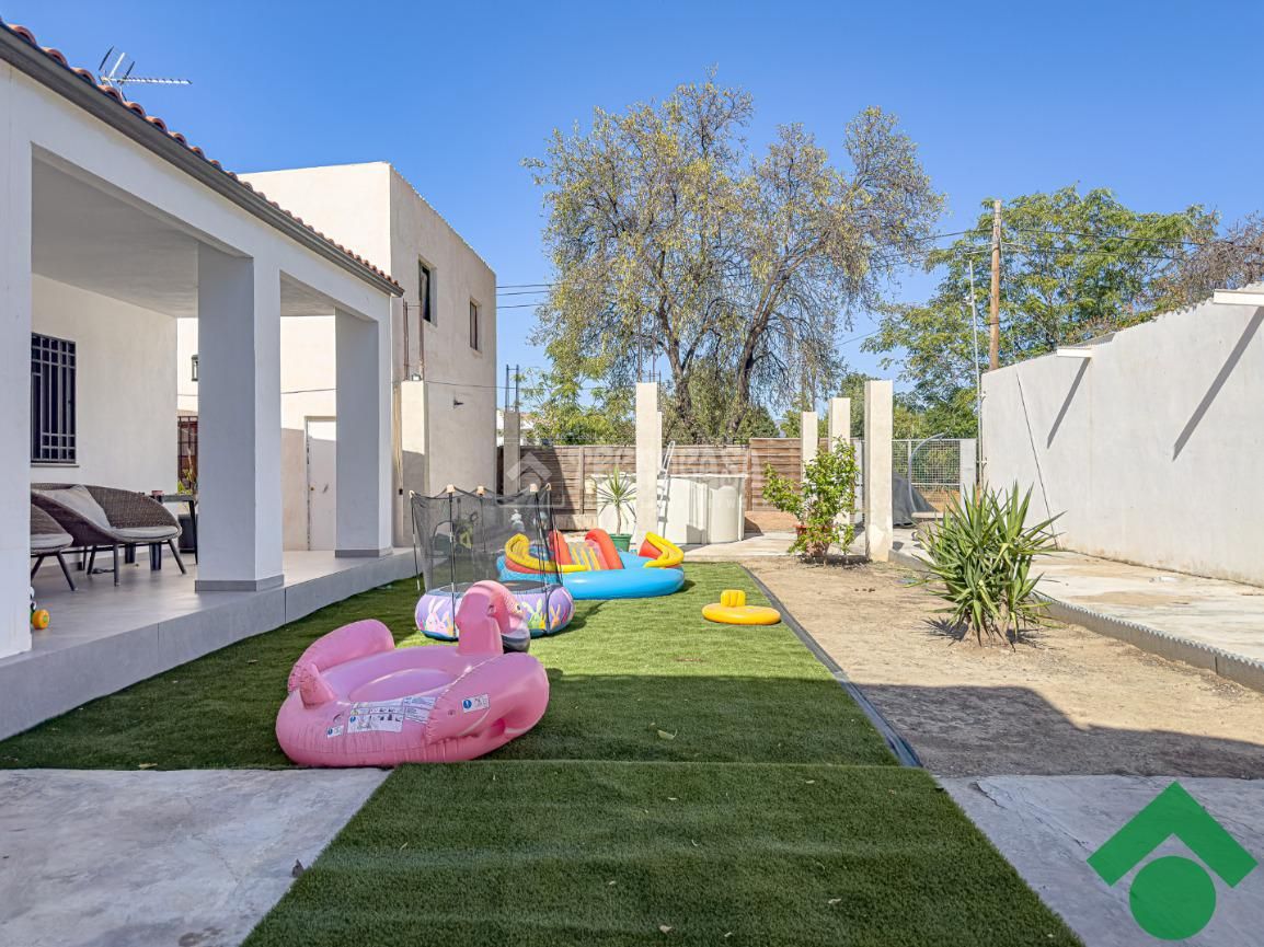 Swimming pool of House or chalet for sale in Vegas del Genil  with Air Conditioner, Heating and Private garden