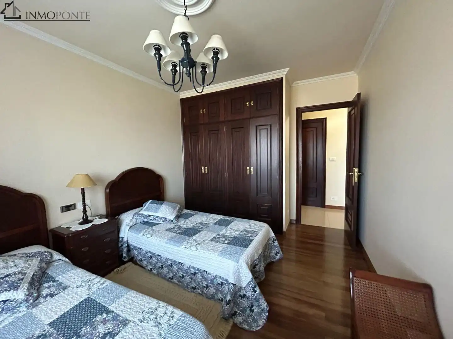 Dormitori de Casa o xalet en venda en Pontevedra Capital  amb Calefacció, Jardí privat i Terrassa