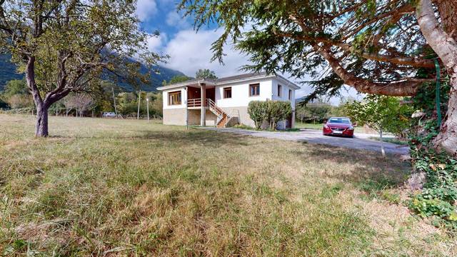 Casa-chalet en Venta en Calle Diseminado Siones en Valle de Mena