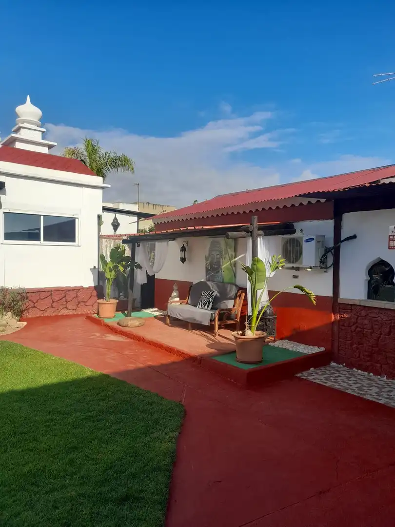 Terraza de Casa o chalet en venta en Brenes con Aire acondicionado, Jardín privado y Piscina