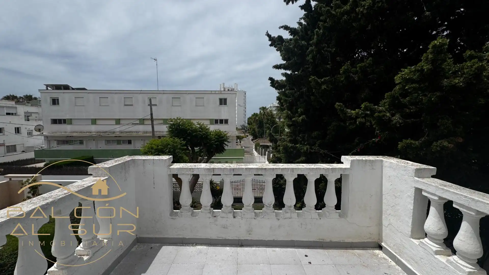Jardí de Casa o xalet en venda en Rota amb Terrassa, Traster i Balcó