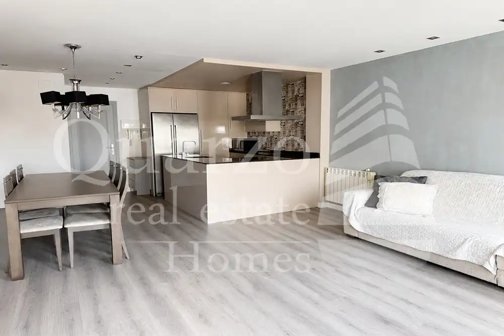 Apartamento con terraza en venta en Carrer Fàtima
